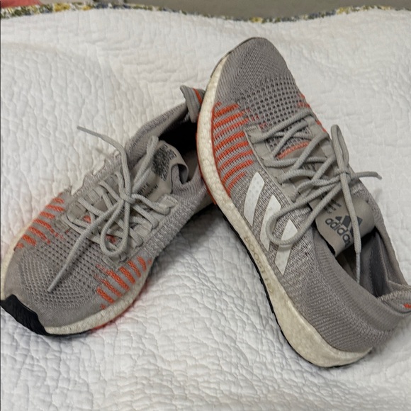 Adidas women’s 7.5 Pulse Boost HD Running Shoes - Picture 1 of 9